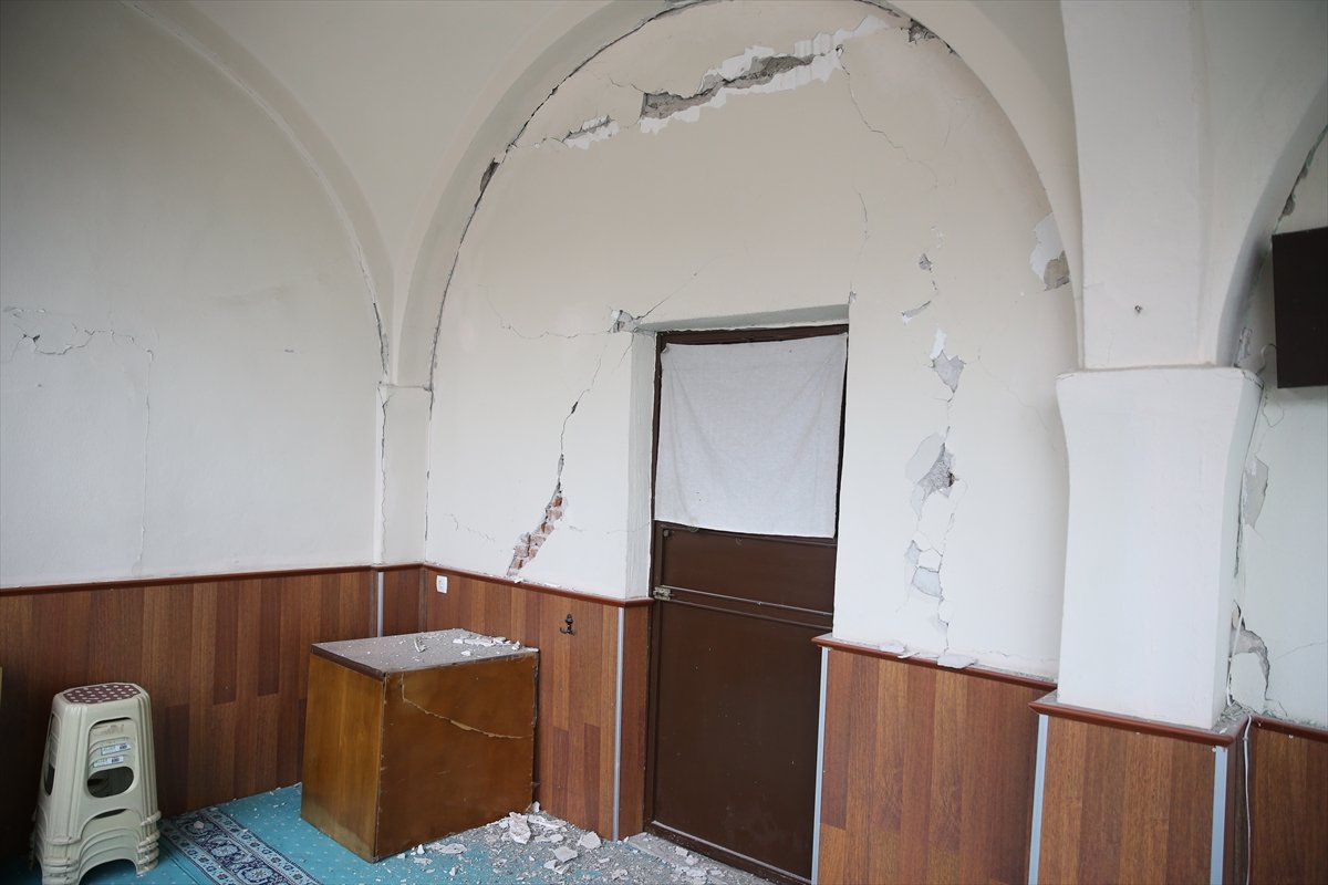Düzce de Fatih Camii nde hasar oluştu #12