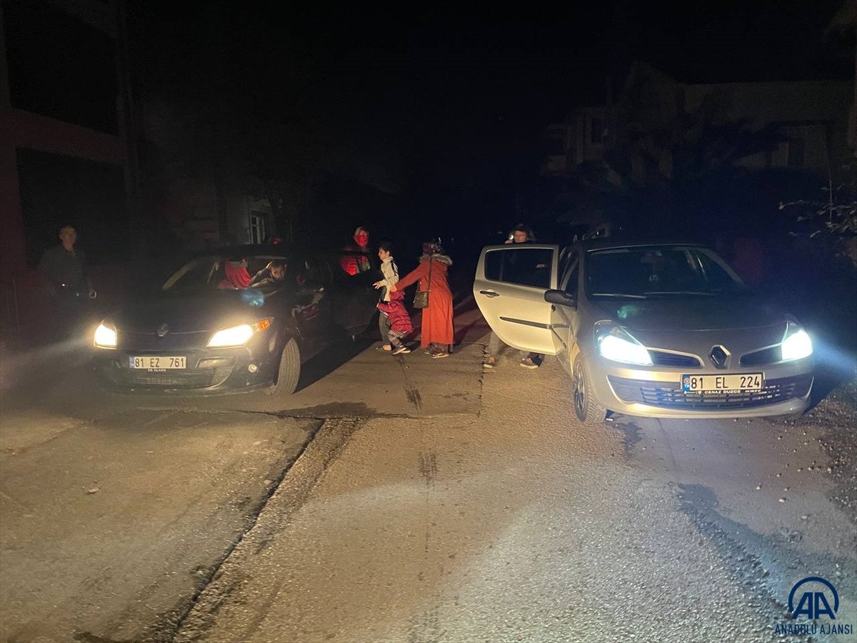 Düzce deki depremin ardından artçı sarsıntılar #5