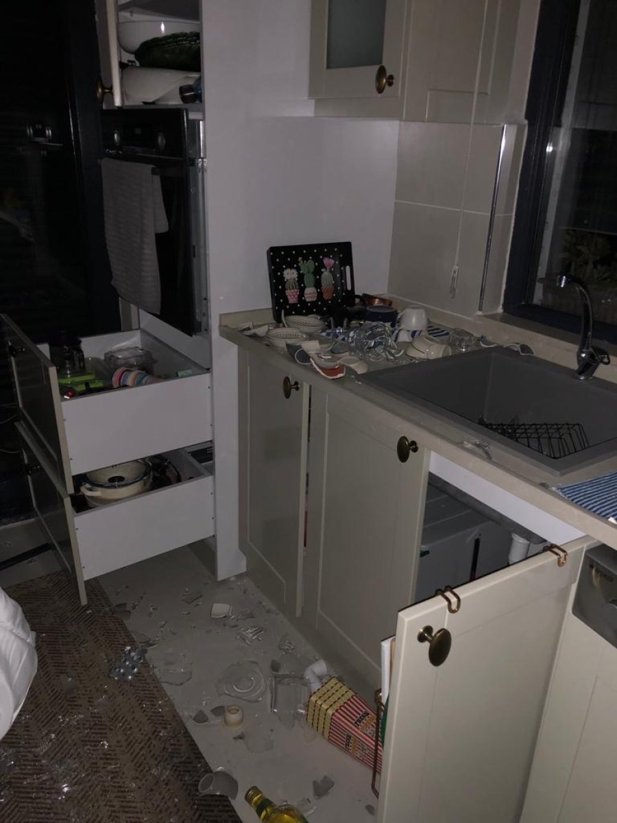 Düzce de 5.9 büyüklüğünde deprem. İstanbul da da hissedildi! #9