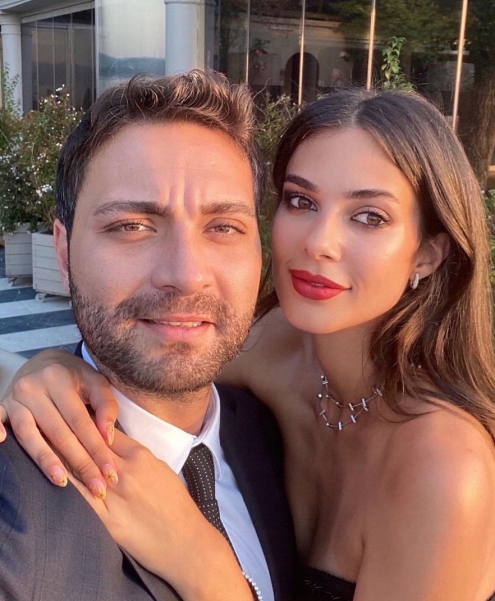 Öpmelere doyamadı! Deren Talu ve sevgilisinden asansörde aşk pozu!  Sevgilin çok şanslı..  #4