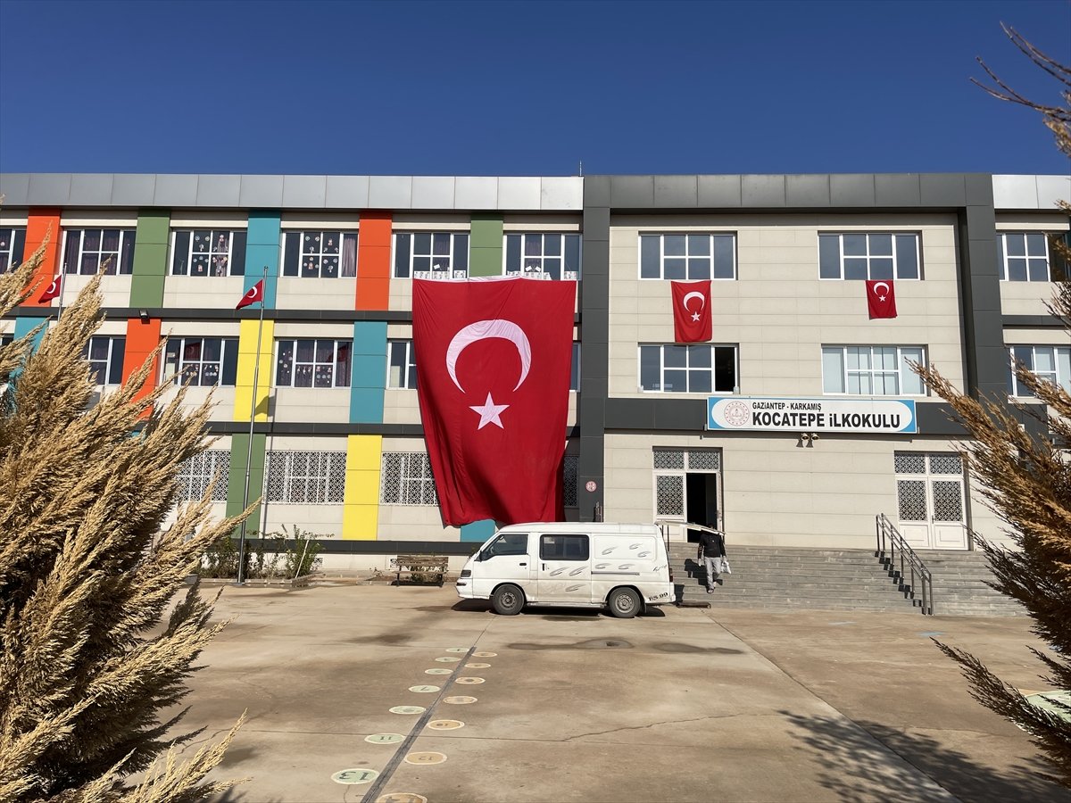 Gaziantep teki şehit öğretmenin adı görev yaptığı okula verilecek #3