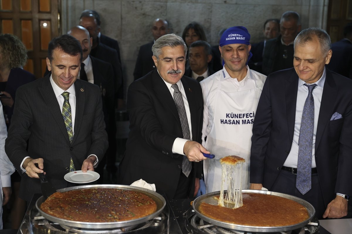 TBMM de künefe molası #1