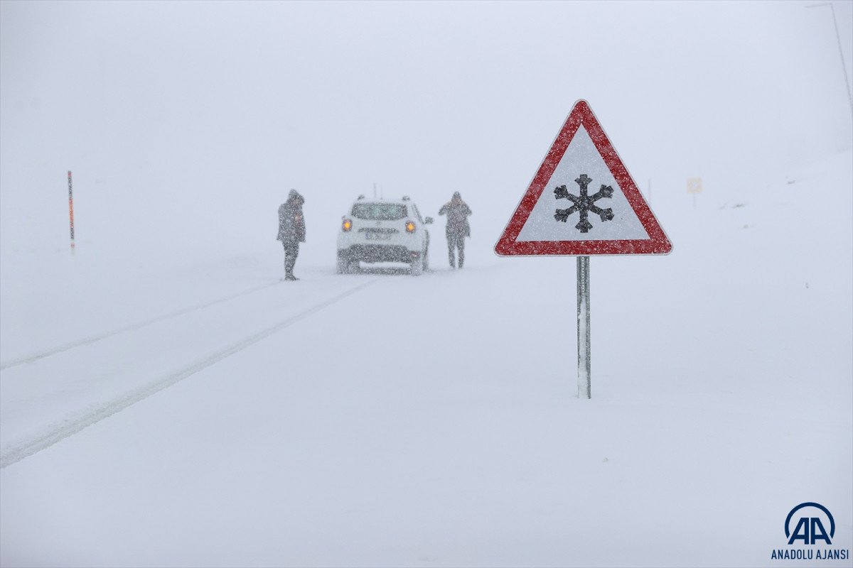Van ve Hakkari de kar etkili oldu #11