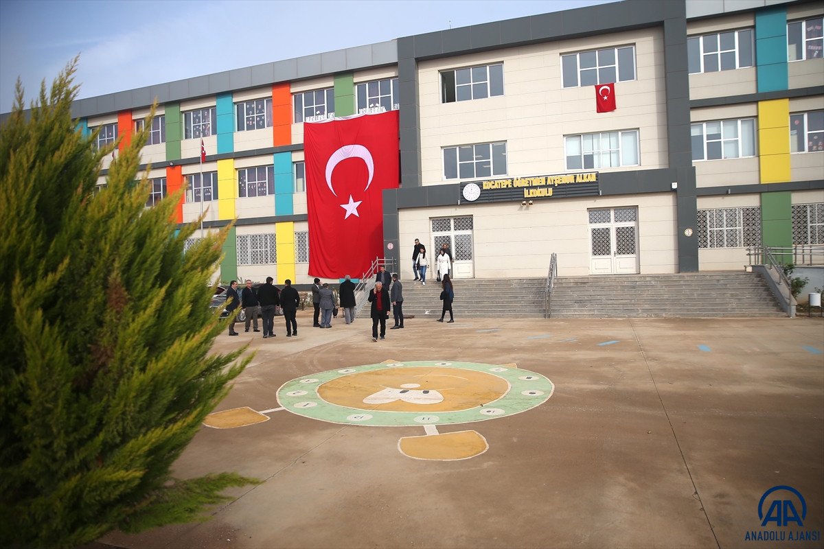 Şehit öğretmen Ayşenur Alkan’ın adı görev yaptığı okula verildi #4
