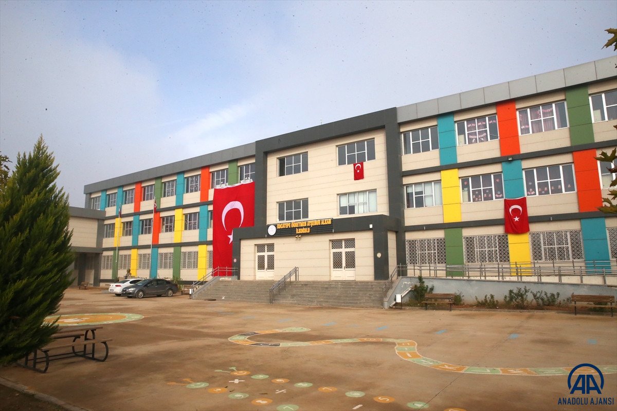 Şehit öğretmen Ayşenur Alkan’ın adı görev yaptığı okula verildi #2