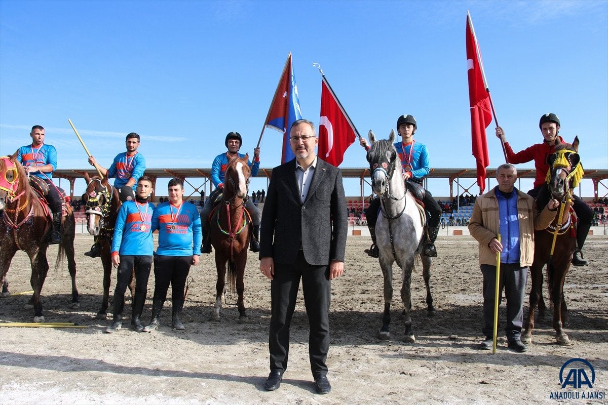 Bakan Kasapoğlu ndan gençlere destek mesajı #5