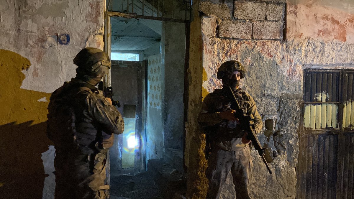 Mersin de YPG ye gece operasyonu #1