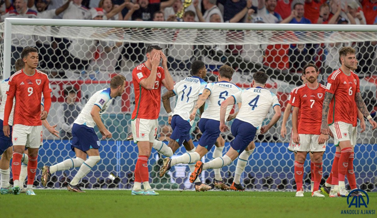 İngiltere den Marcus Rasford tan harika frikik golü #1