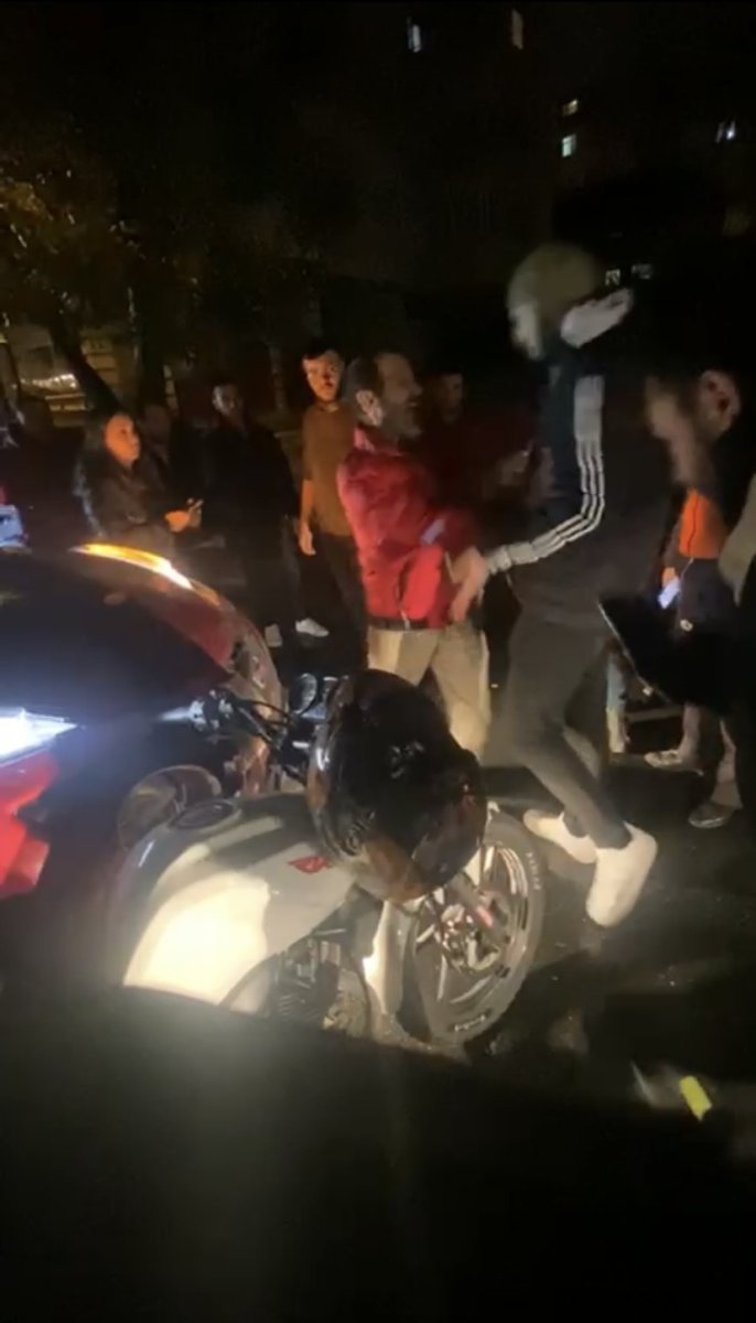 Maltepe deki kadın sürücü çarpıştığı motosikletliyle tartıştı #1