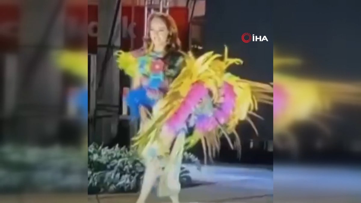 Meksika da güzellik yarışmasında yarışmacıyı elektrik çarptı #1