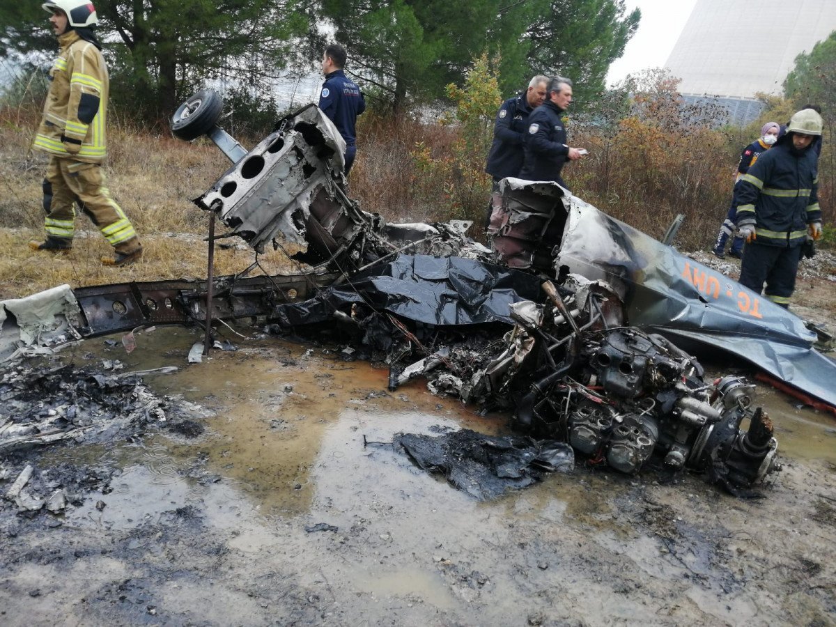 Bursa da eğitim uçağı düştü: 2 ölü #1