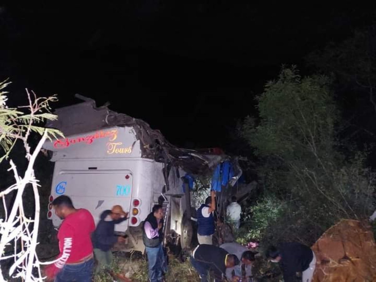 Meksika’da otobüs uçuruma yuvarlandı: 3 ölü, 36 yaralı #2