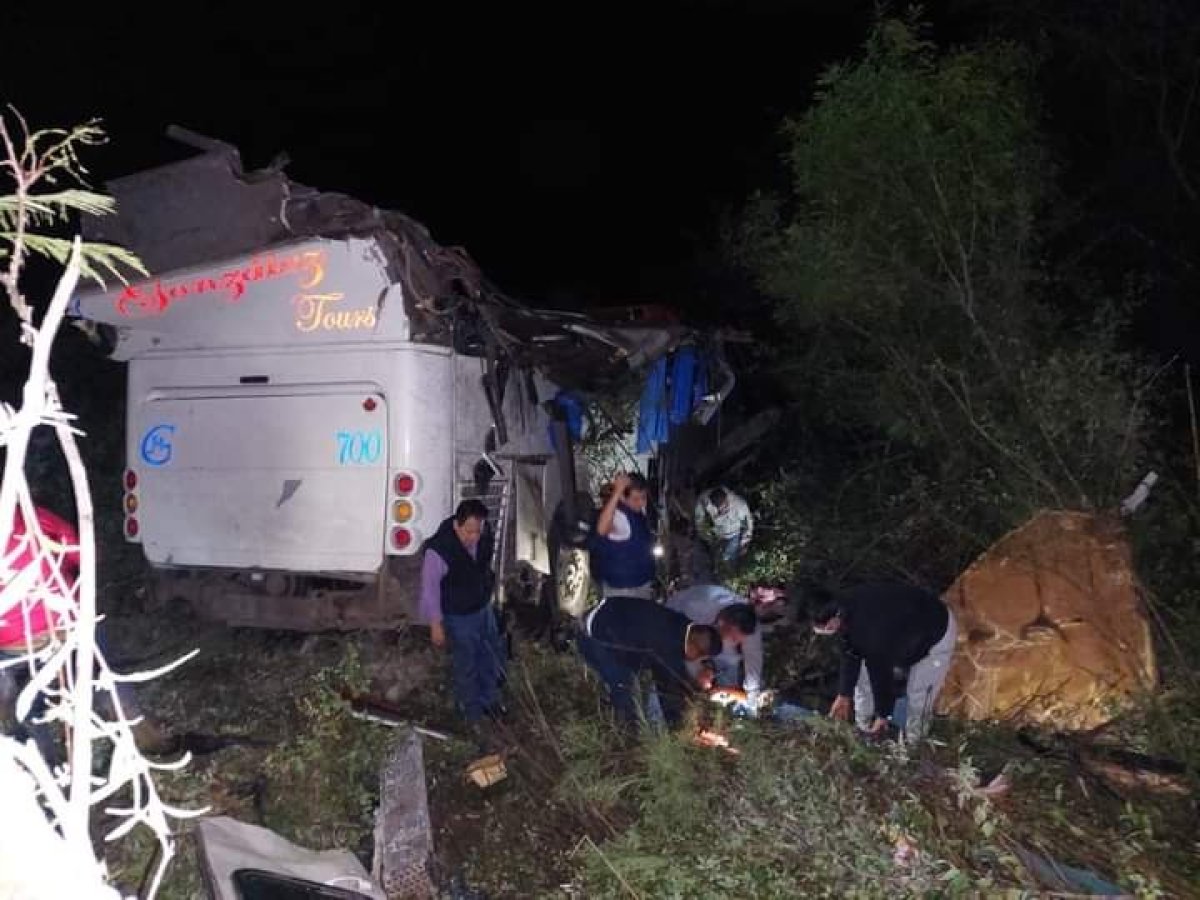 Meksika’da otobüs uçuruma yuvarlandı: 3 ölü, 36 yaralı #1