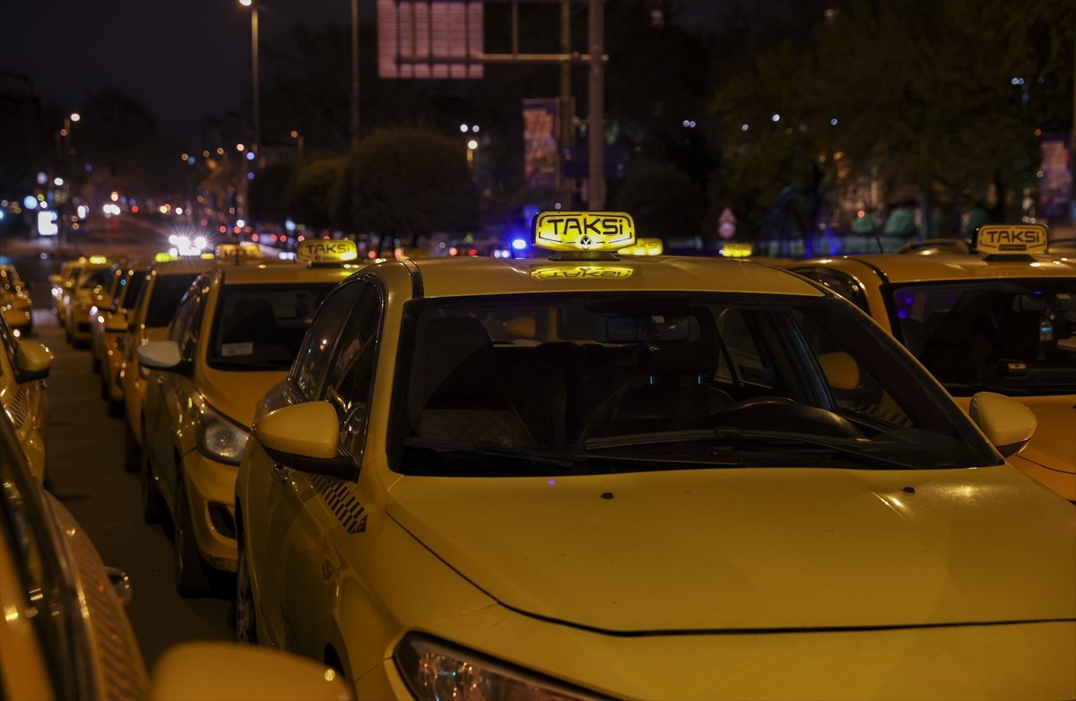 İstanbul da taksi şoförlerinden protesto eylemi #5