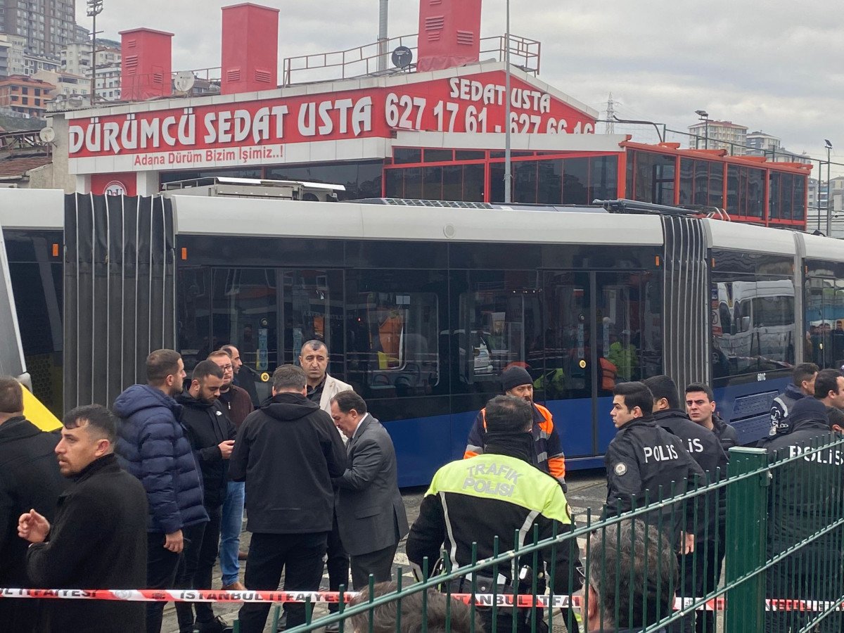 Alibeyköy de tramvay ile İETT otobüsü çarpıştı #3