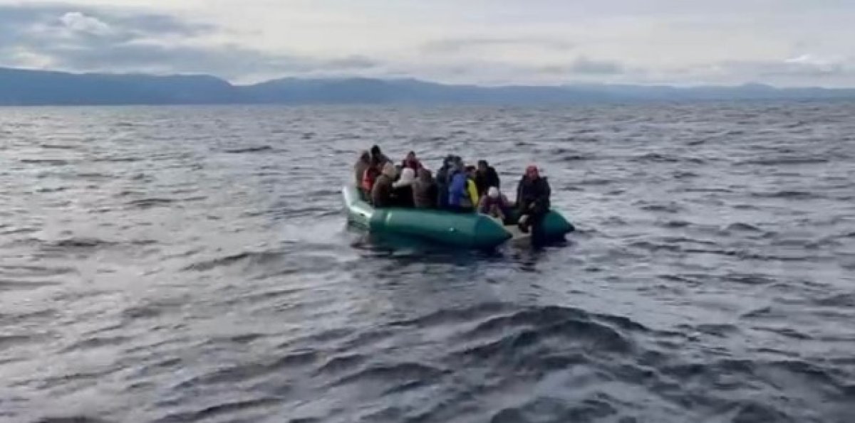Çanakkale açıklarında 17 göçmen Yunan unsurları tarafından ölüme terk edildi #1