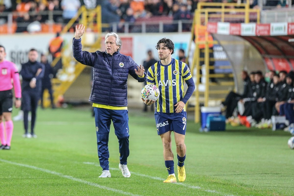 Fenerbahçe, Alanyaspor u dört golle geçti #4
