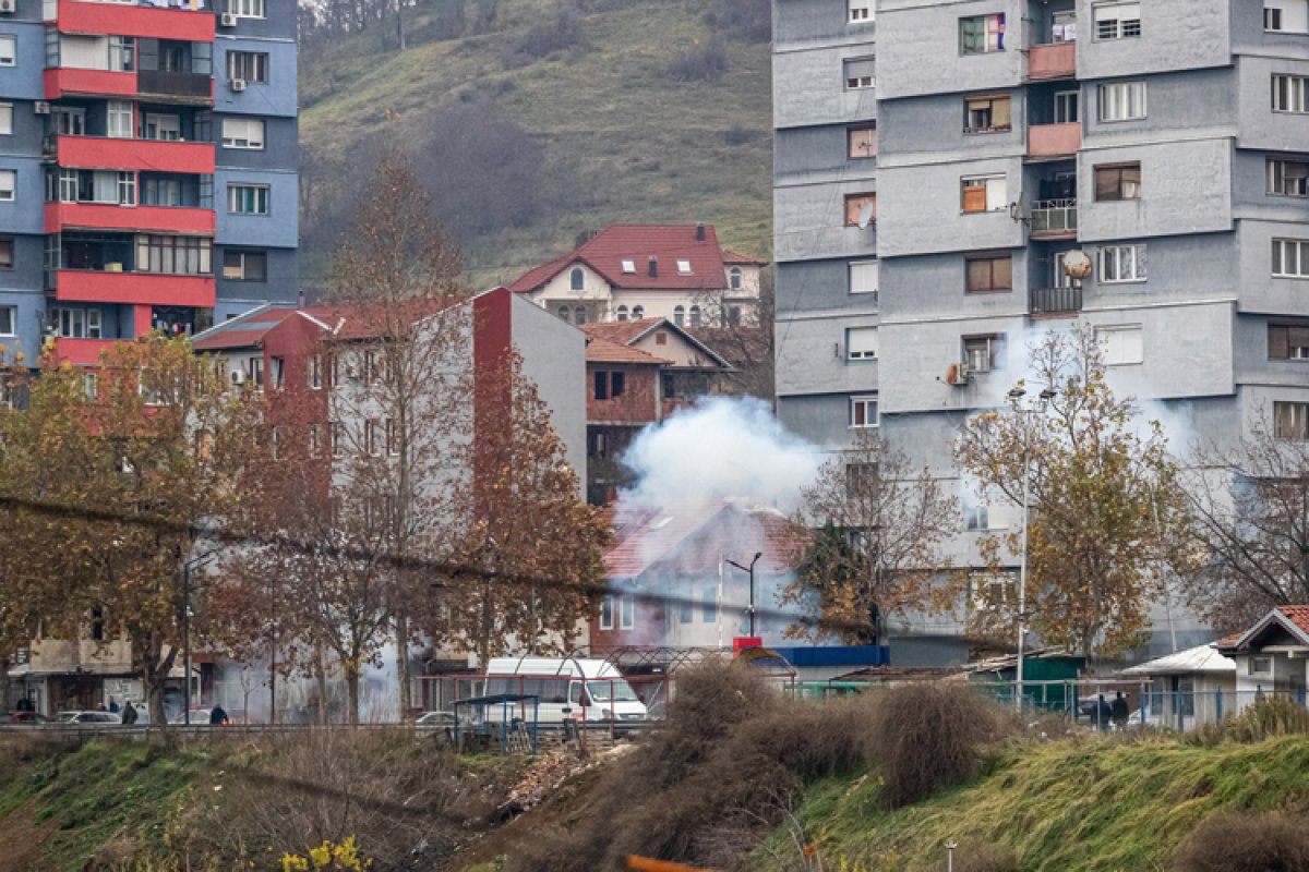 Kosova nın kuzeyinde patlama ve siren sesleri duyuldu #2