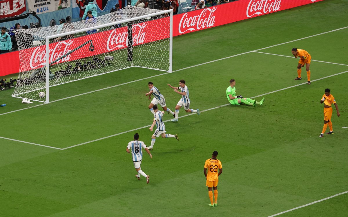 Hollanda yı penaltılarda deviren Arjantin yarı finalde #2