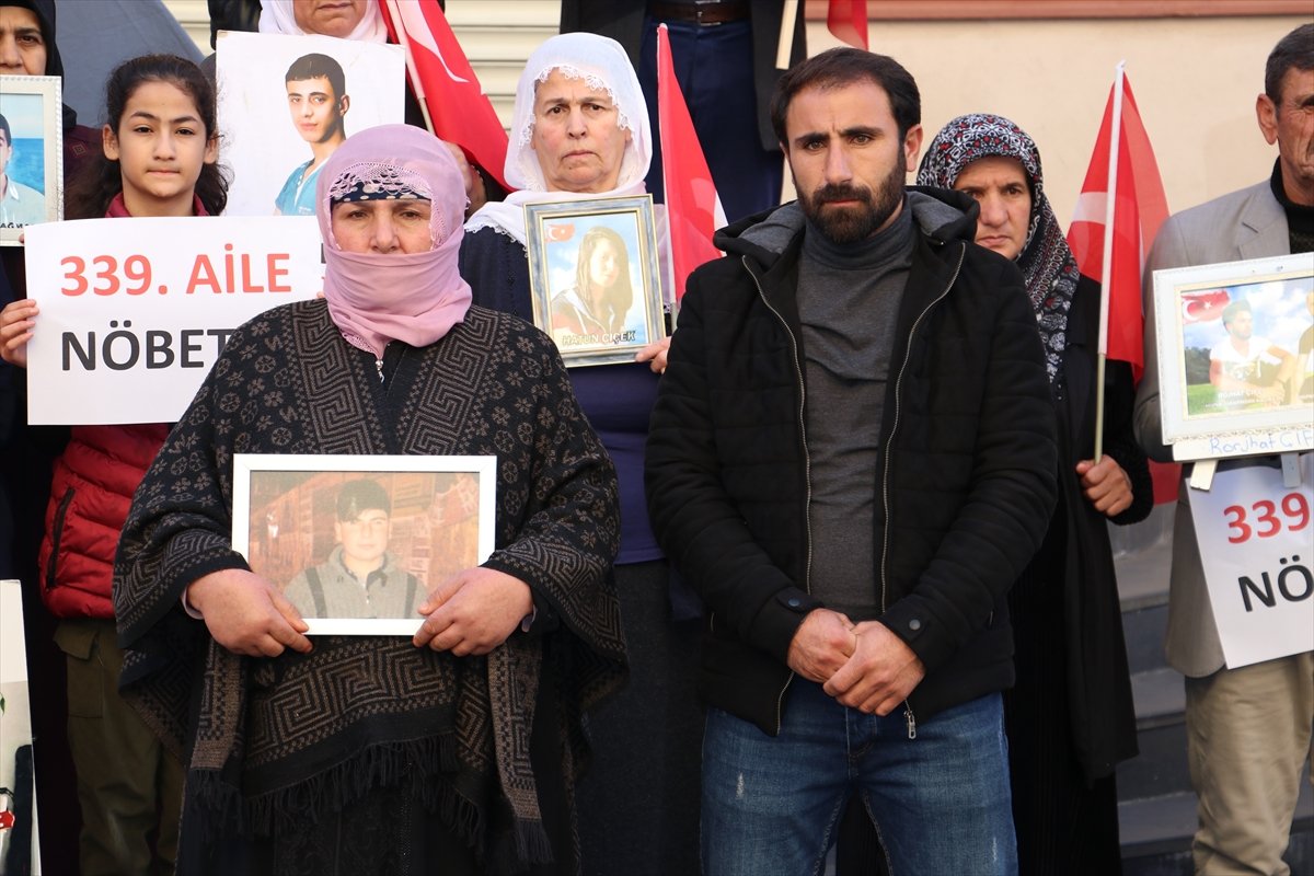 Diyarbakır da eyleme katılan anne: Evladımı kandırdılar #4