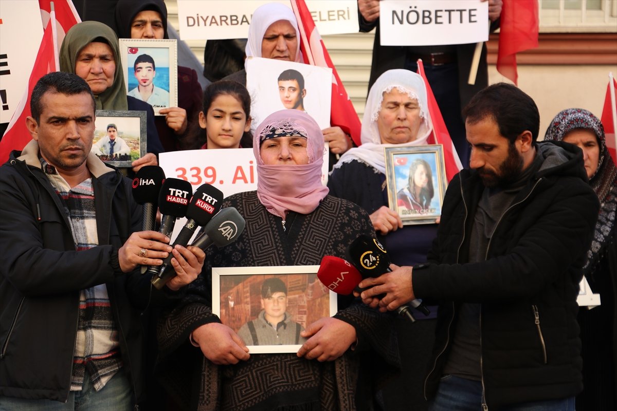 Diyarbakır da eyleme katılan anne: Evladımı kandırdılar #3