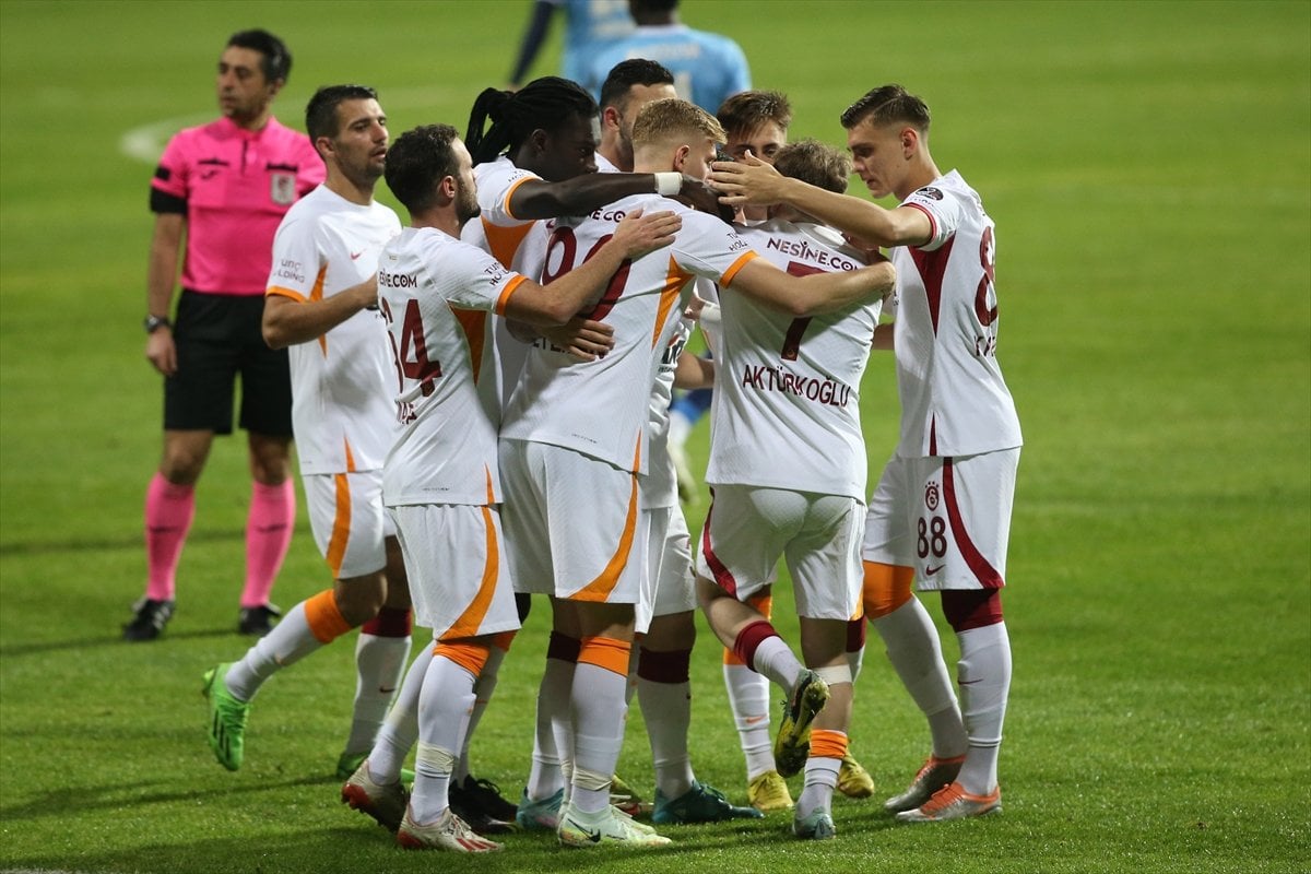 Galatasaray ile Adana Demirspor yenişemedi #1