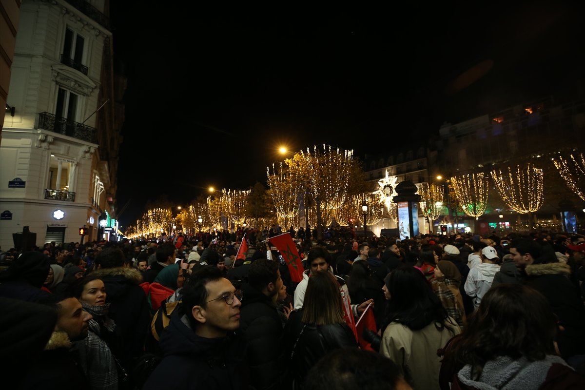 Fransa - Fas karşılaşması öncesi Paris te olaylı gece #1