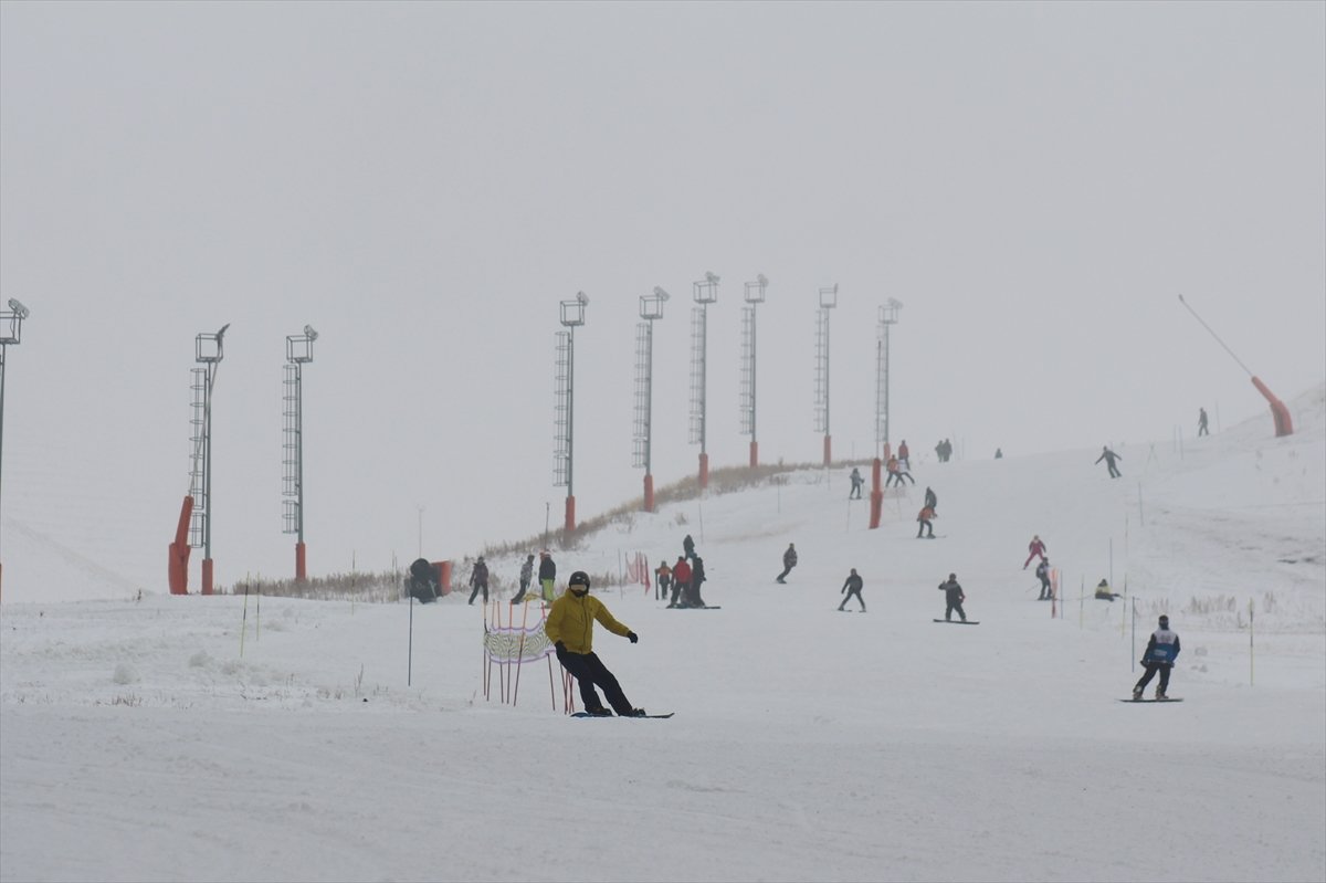 Palandöken de pistler şenlenmeye başladı  #2