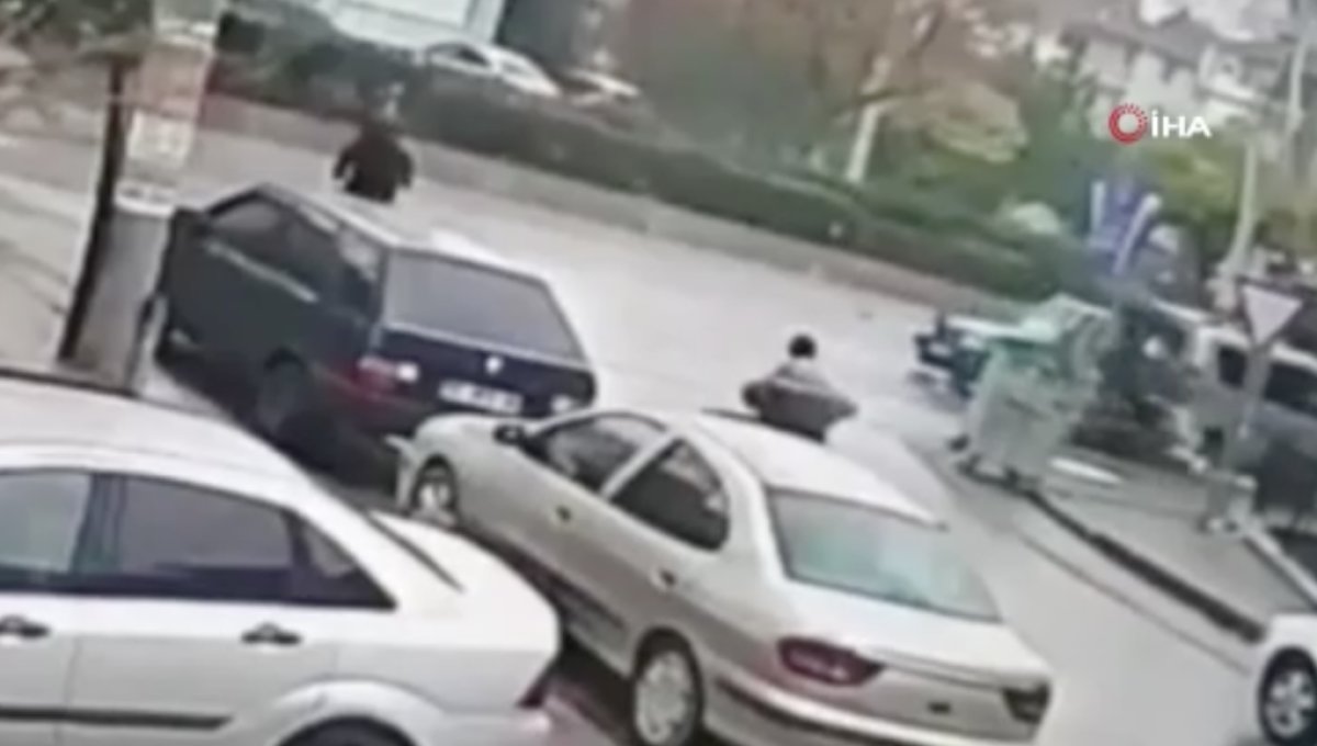 Ankara da kontrolden çıkan aracın yayalara çarpma anı #2