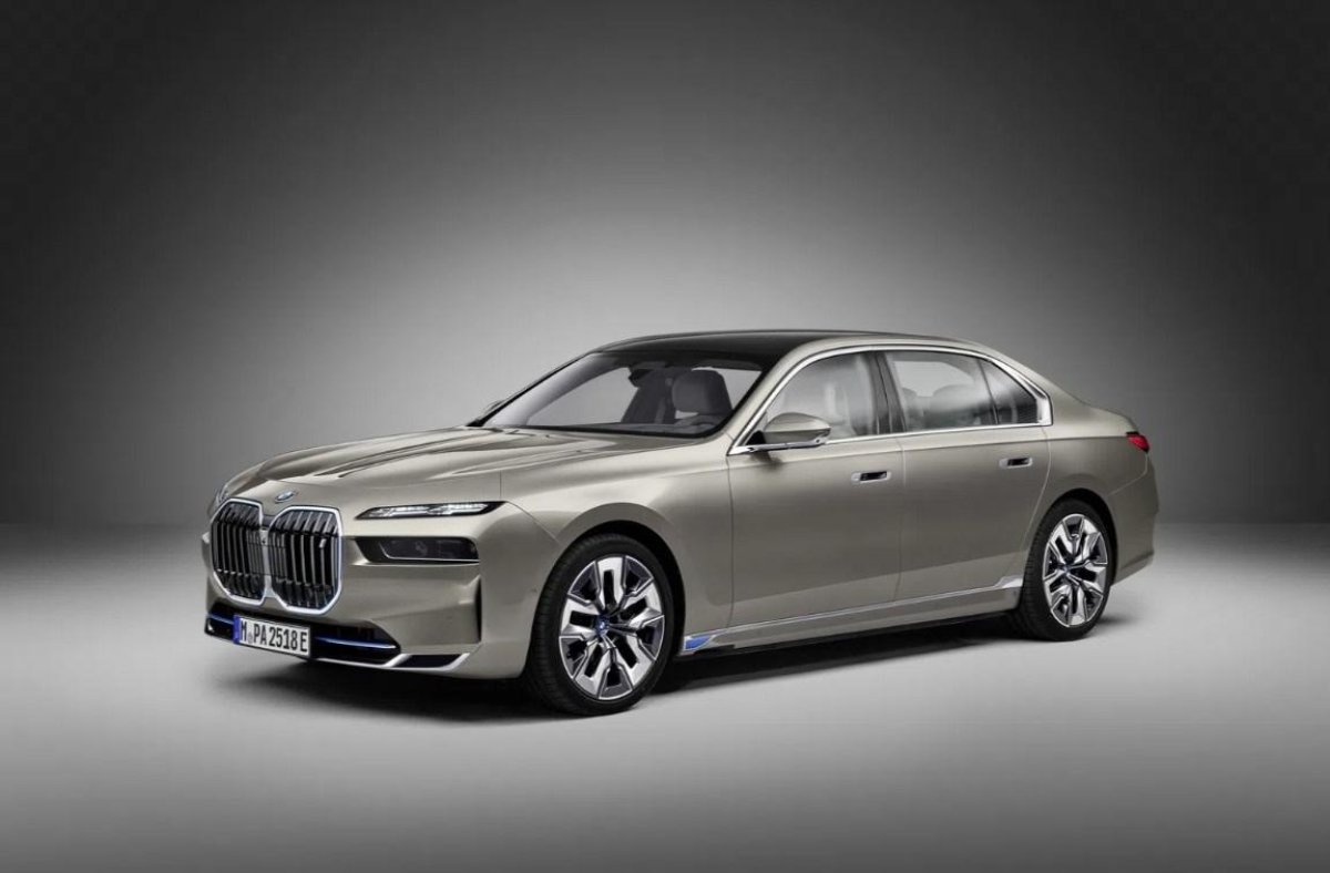 bmw i7