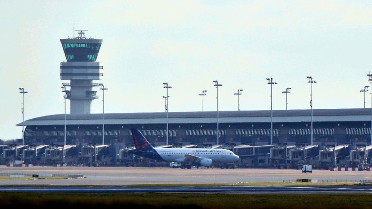 Brüksel Havalimanı nda uçuşlar grev nedeniyle iptal ediliyor #1