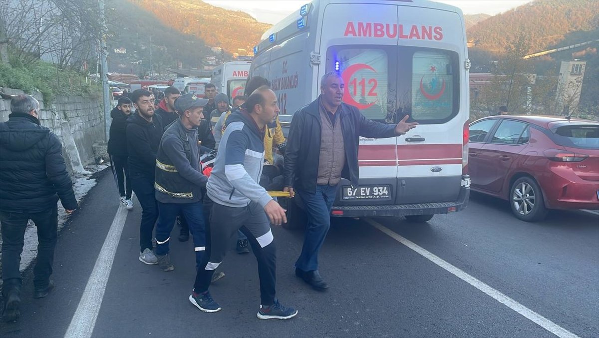 Zonguldak ta öğrenci servisi şarampole devrildi: 1 ölü, 19 yaralı #1