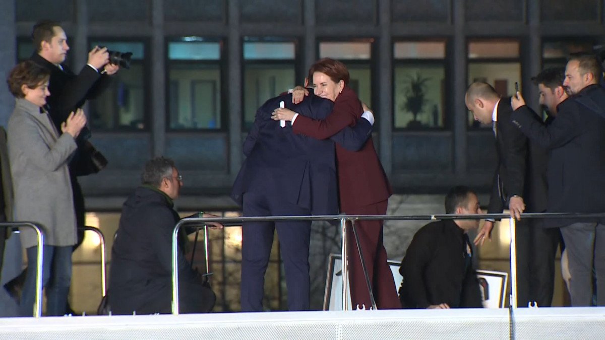 Meral Akşener'den Saraçhane'de İmamoğlu'na destek açıklaması