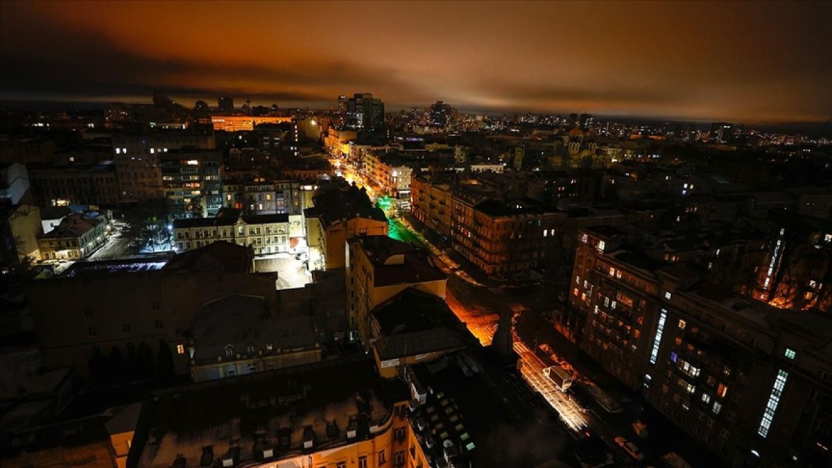 Ukrayna Devlet Başkanı Zelensky: Kiev de elektrik kesintileri arttı #1