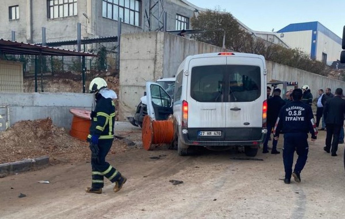 Gaziantep’te köpeğe çarpmamak için manevra yapan minibüs ölüme yol açtı #5