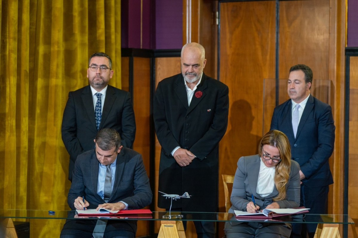 Arnavutluk, Bayraktar TB2 SİHA alım anlaşmasını imzaladı #1