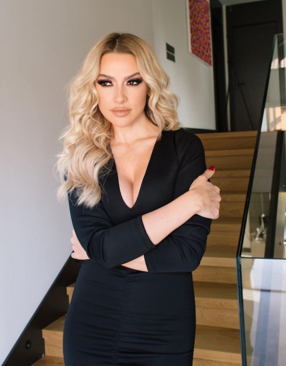 Hadise nin bacakları dikkat çekti #3