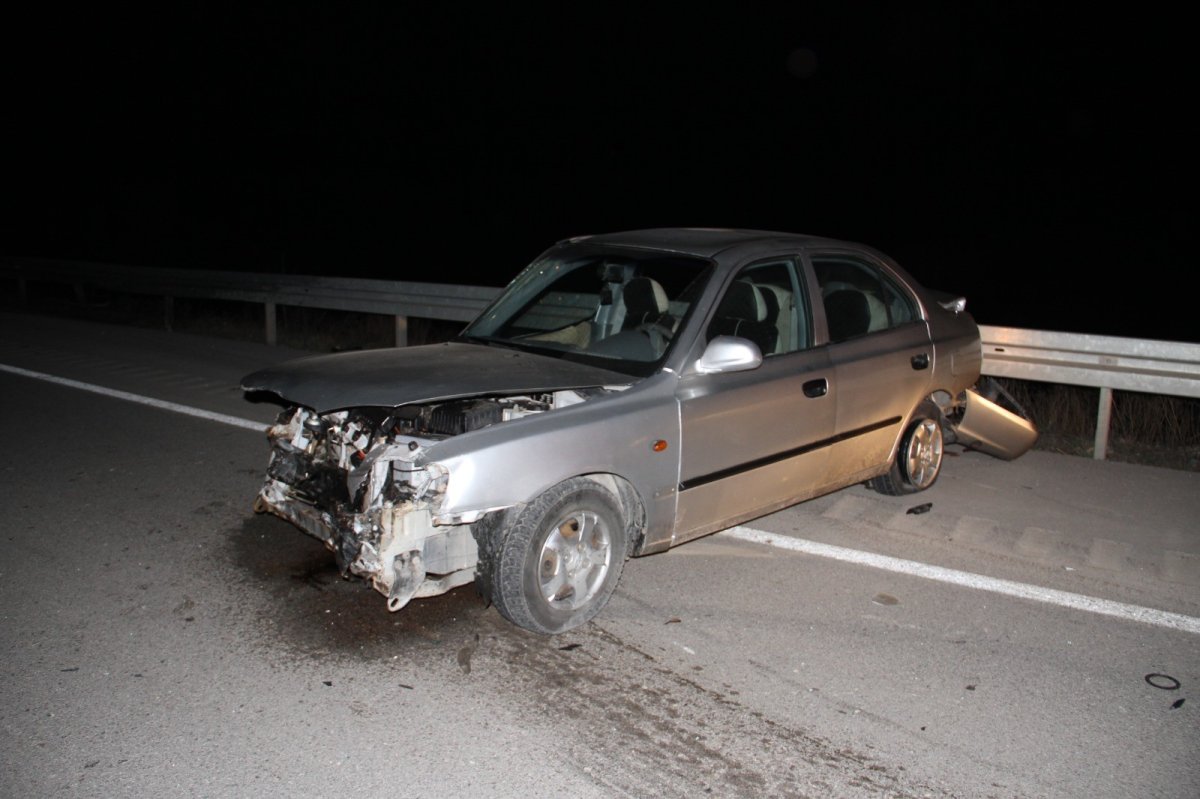Sivas ta lastiği patlayan araç kaza yaptı: 5 yaralı #1
