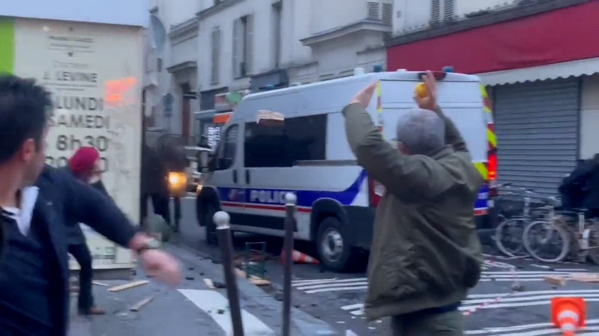 Paris te PKK saldırıları: 31 polis yaralandı #3