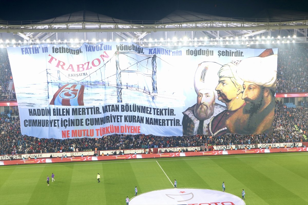 Trabzonspor dan dikkat çeken pankart  #2