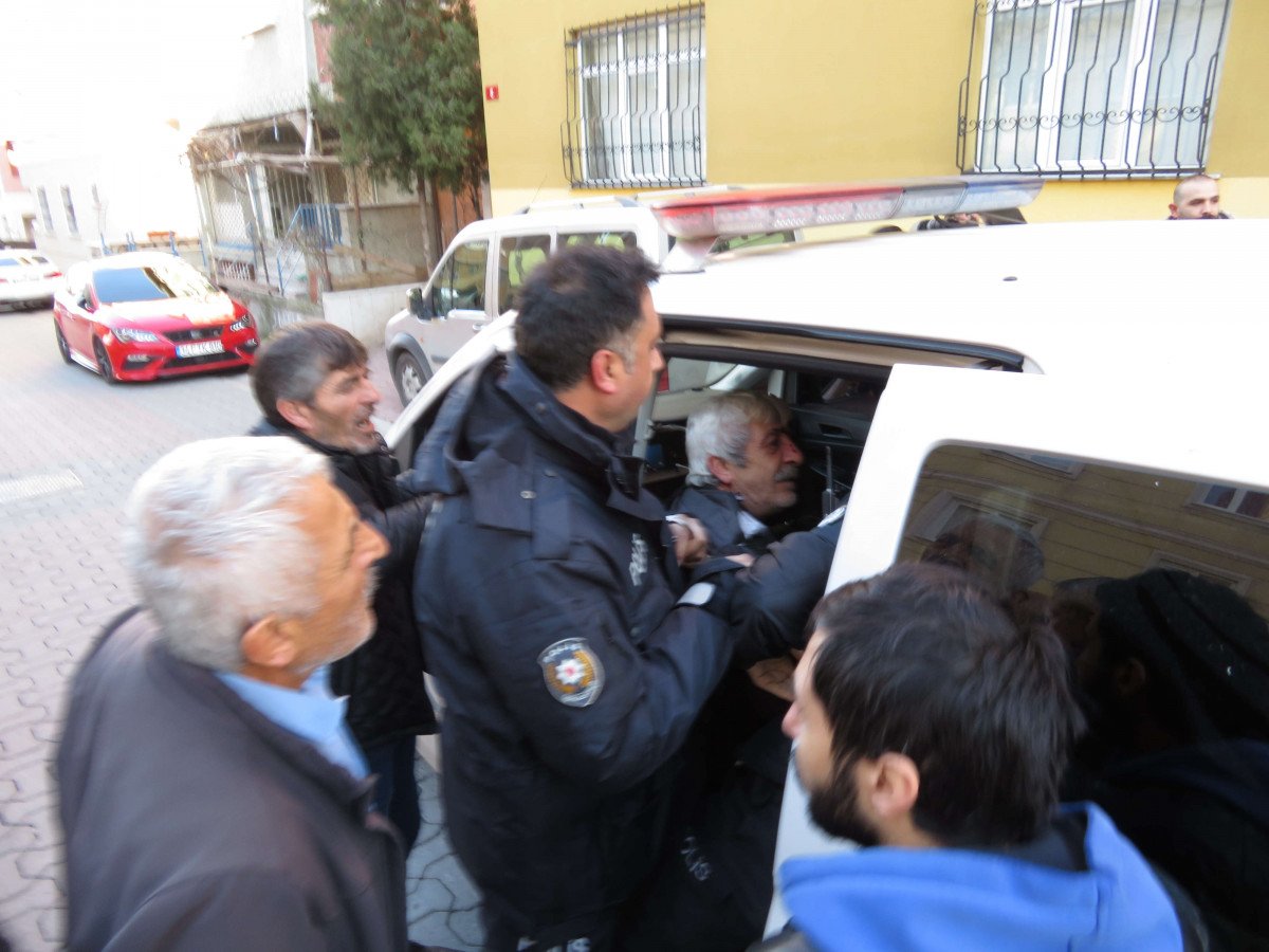 Ataşehir de 3 kişiyi yaralayan alkollü sürücüye dayak #4
