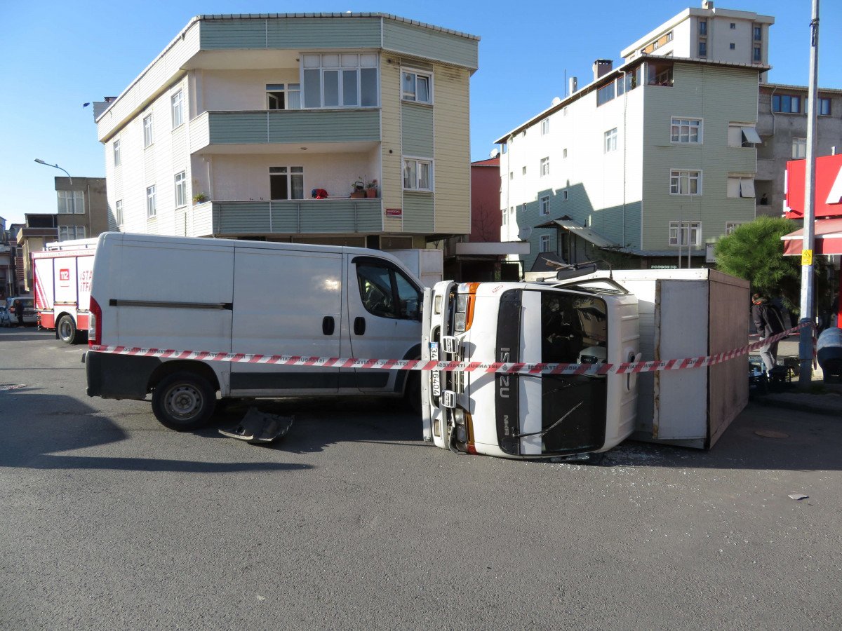 Ataşehir de 3 kişiyi yaralayan alkollü sürücüye dayak #6