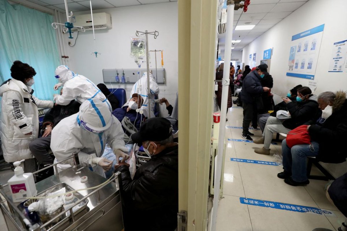Çin de hastanelerde koronavirüs yoğunluğu yaşanıyor #5