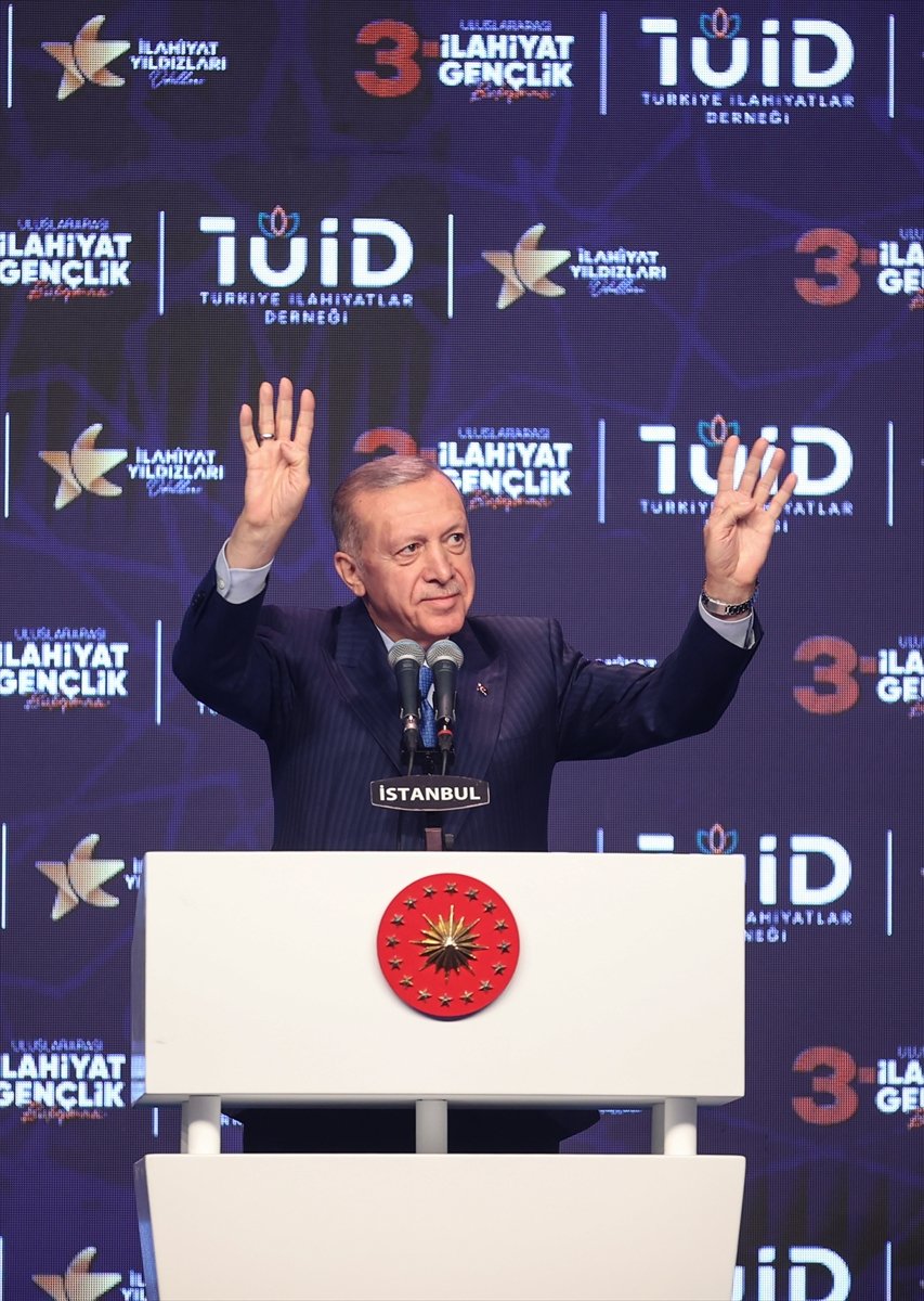 Cumhurbaşkanı Erdoğan dan başörtüsüne referandum çağrısı #6