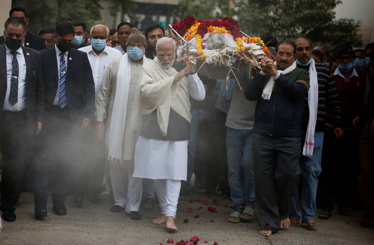 Hindistan Başbakanı Modi nin annesi Heeraben hayatını kaybetti #2