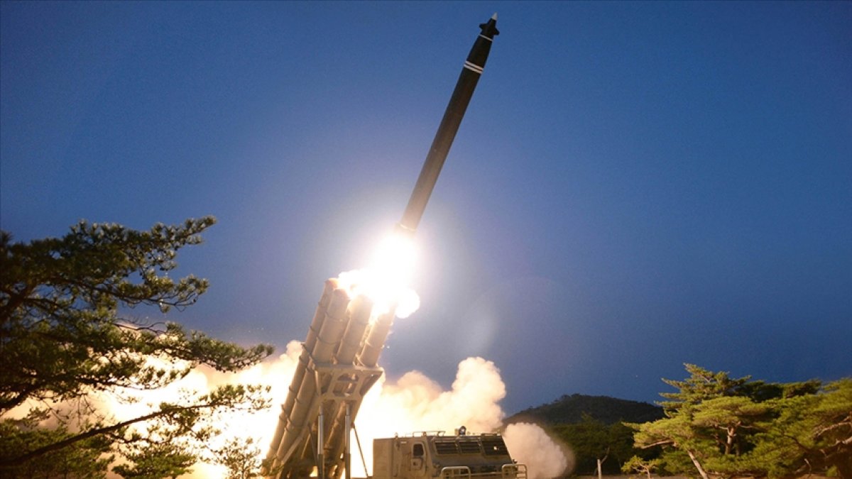 Japonya ve Güney Kore, Kuzey Kore nin balistik füze fırlattığını duyurdu #1