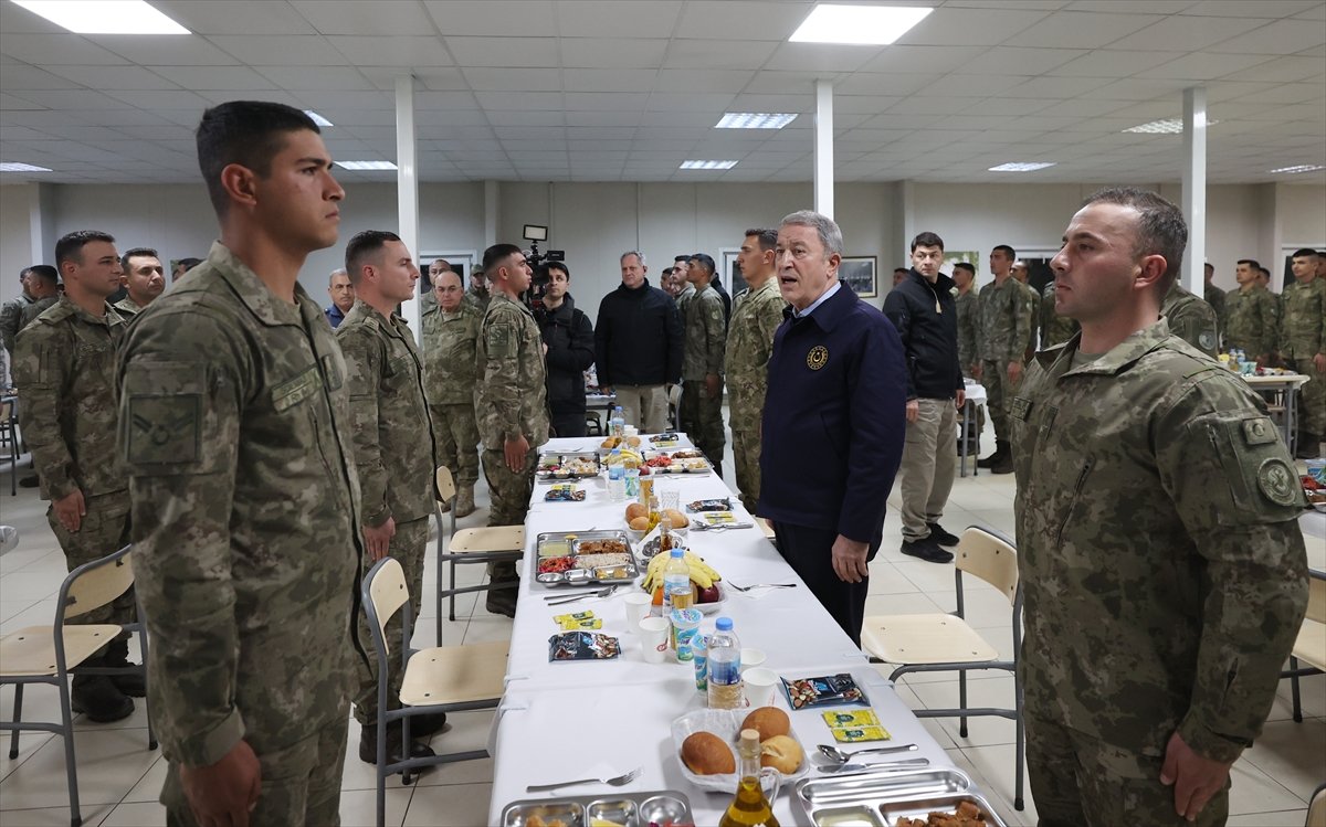 Hulusi Akar, HİK uçağının görev uçuşuna katıldı #11