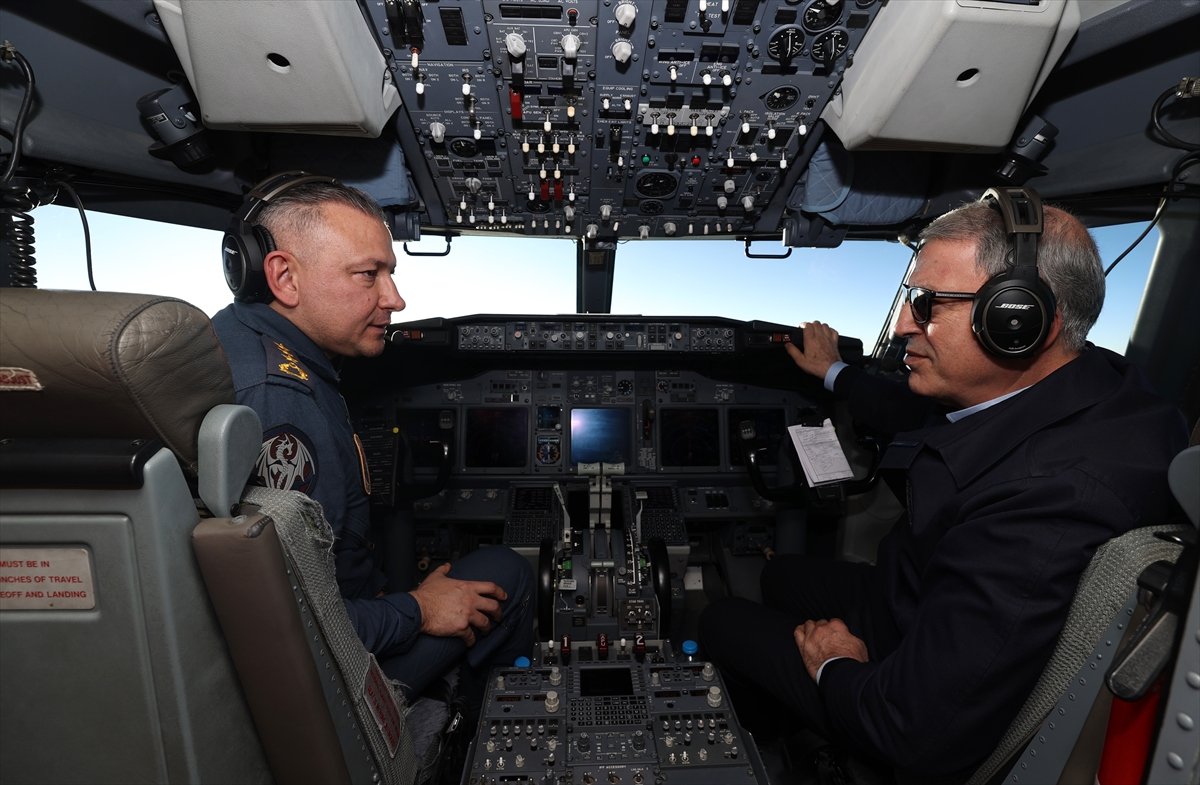 Hulusi Akar, HİK uçağının görev uçuşuna katıldı #2