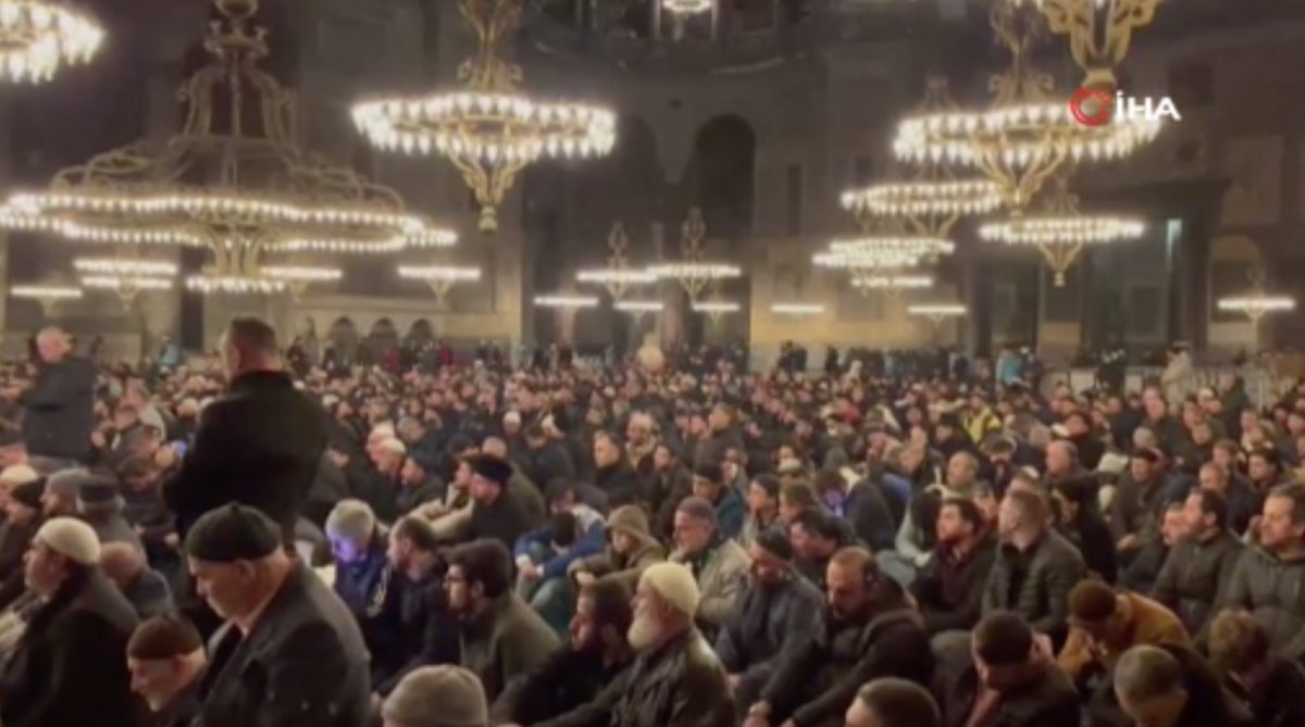 Ali Erbaş, Ayasofya da yeni yılın ilk sabah namazını kıldırdı #1