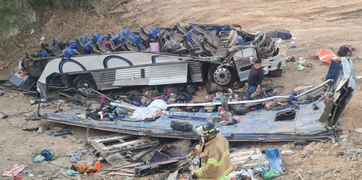 Meksika’da otobüs uçuruma yuvarlandı: 15 ölü 24 yaralı #3